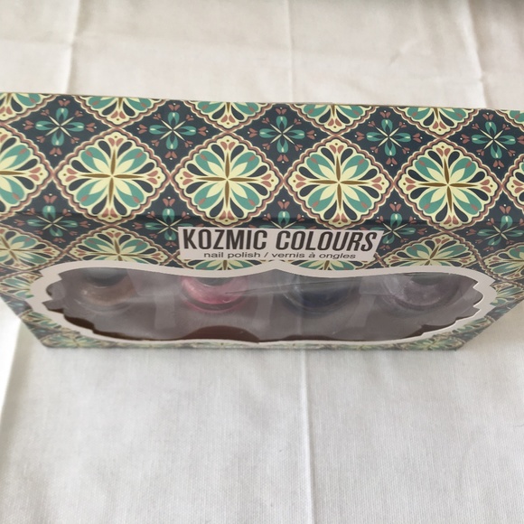 Kozmic Colours Nails Varnish Set - Vibrant Colours 💅🏾 ! NWOT Price Drop 🔥! - Picture 6 of 6